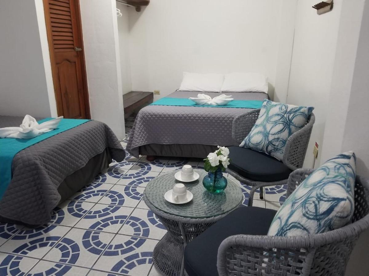 Hostal Gardner Galapagos Puerto Ayora  Extérieur photo